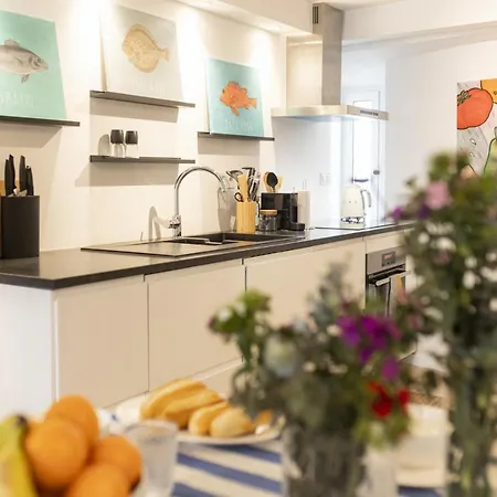 Petit Bijou By Cadenzalux *