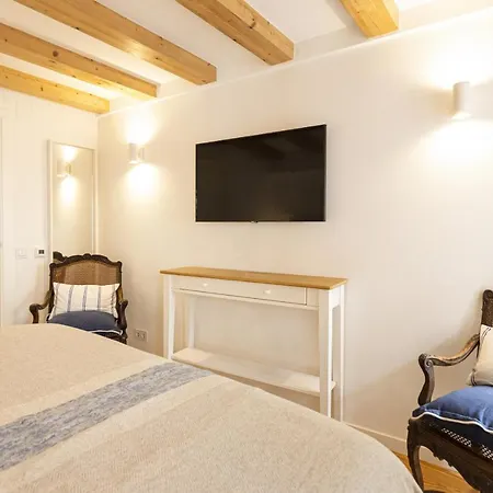 Petit Bijou By Cadenzalux *