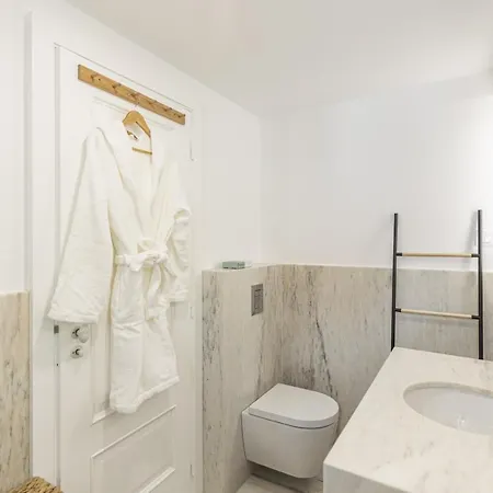 Petit Bijou By Cadenzalux Cascaes