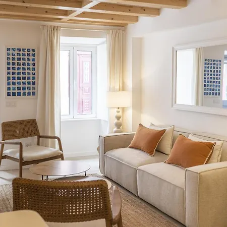 Petit Bijou By Cadenzalux